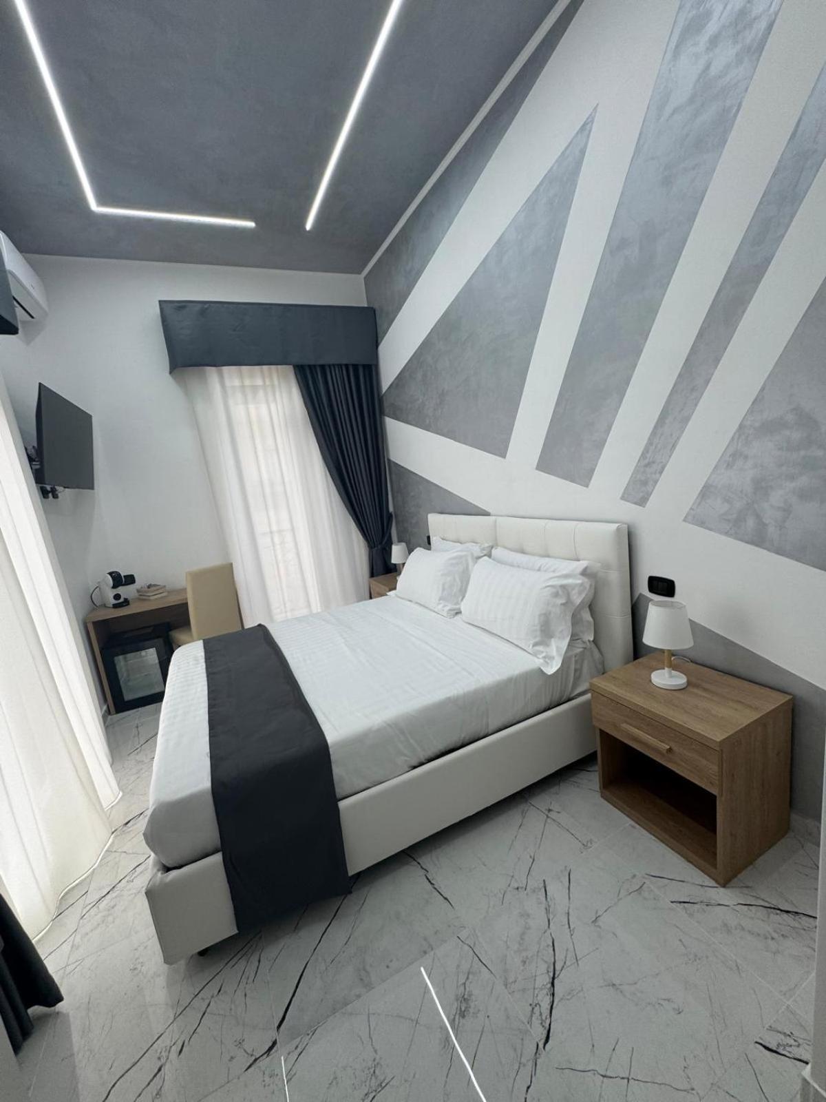 Hotiday Room Collection - Napoli Sant'Arcangelo Exterior foto